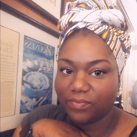 Meet your Posher, Tiffany - Picture 2 of 2